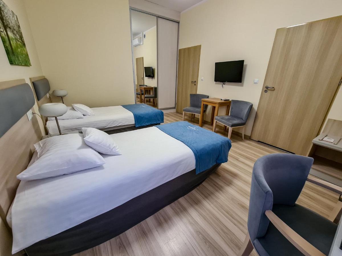 Antoninska Hotel & Apartamenty Лешно Экстерьер фото