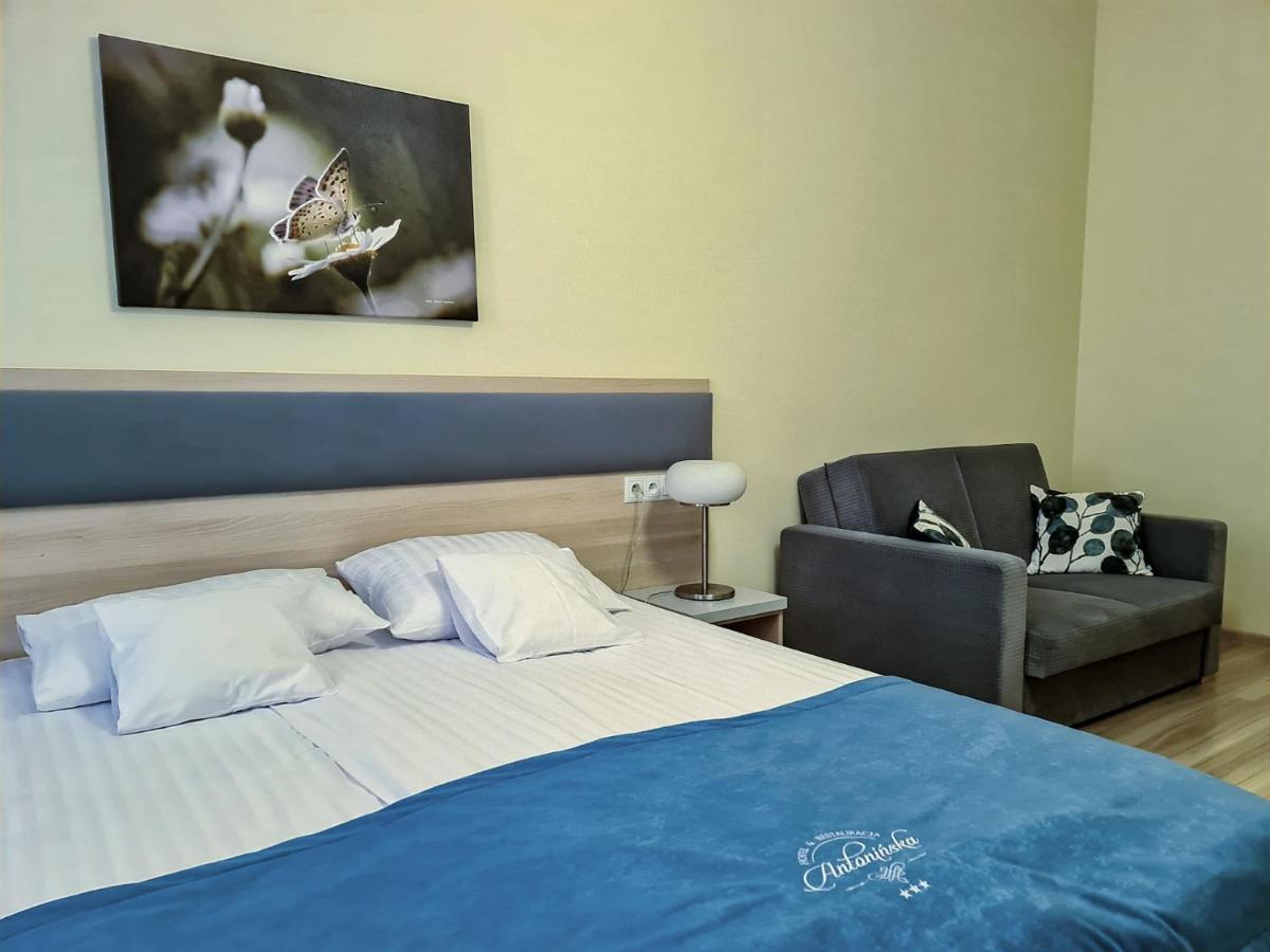 Antoninska Hotel & Apartamenty Лешно Экстерьер фото