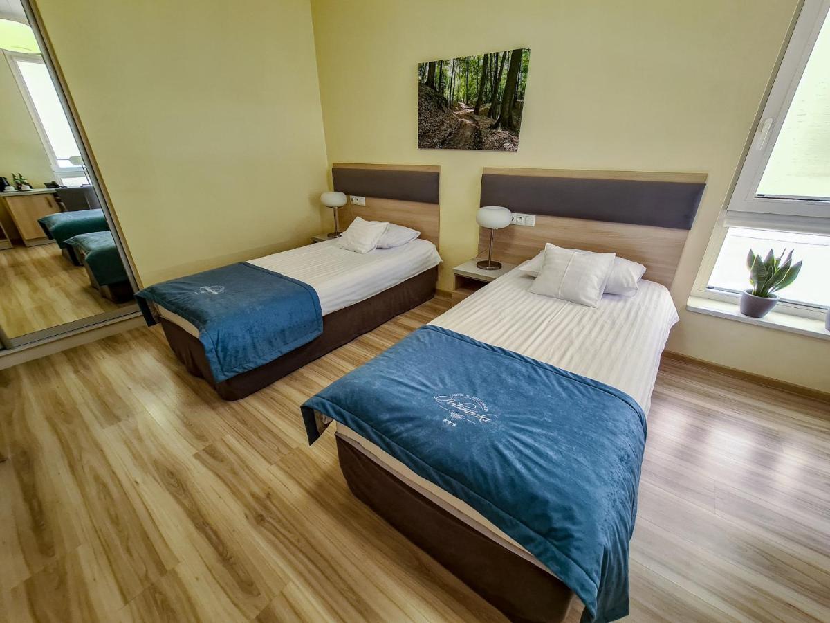 Antoninska Hotel & Apartamenty Лешно Экстерьер фото