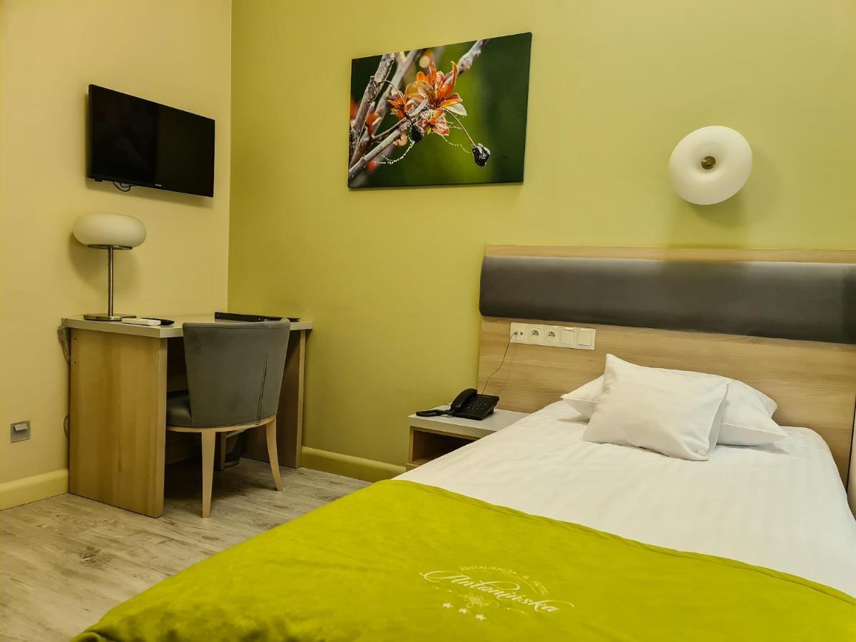 Antoninska Hotel & Apartamenty Лешно Экстерьер фото