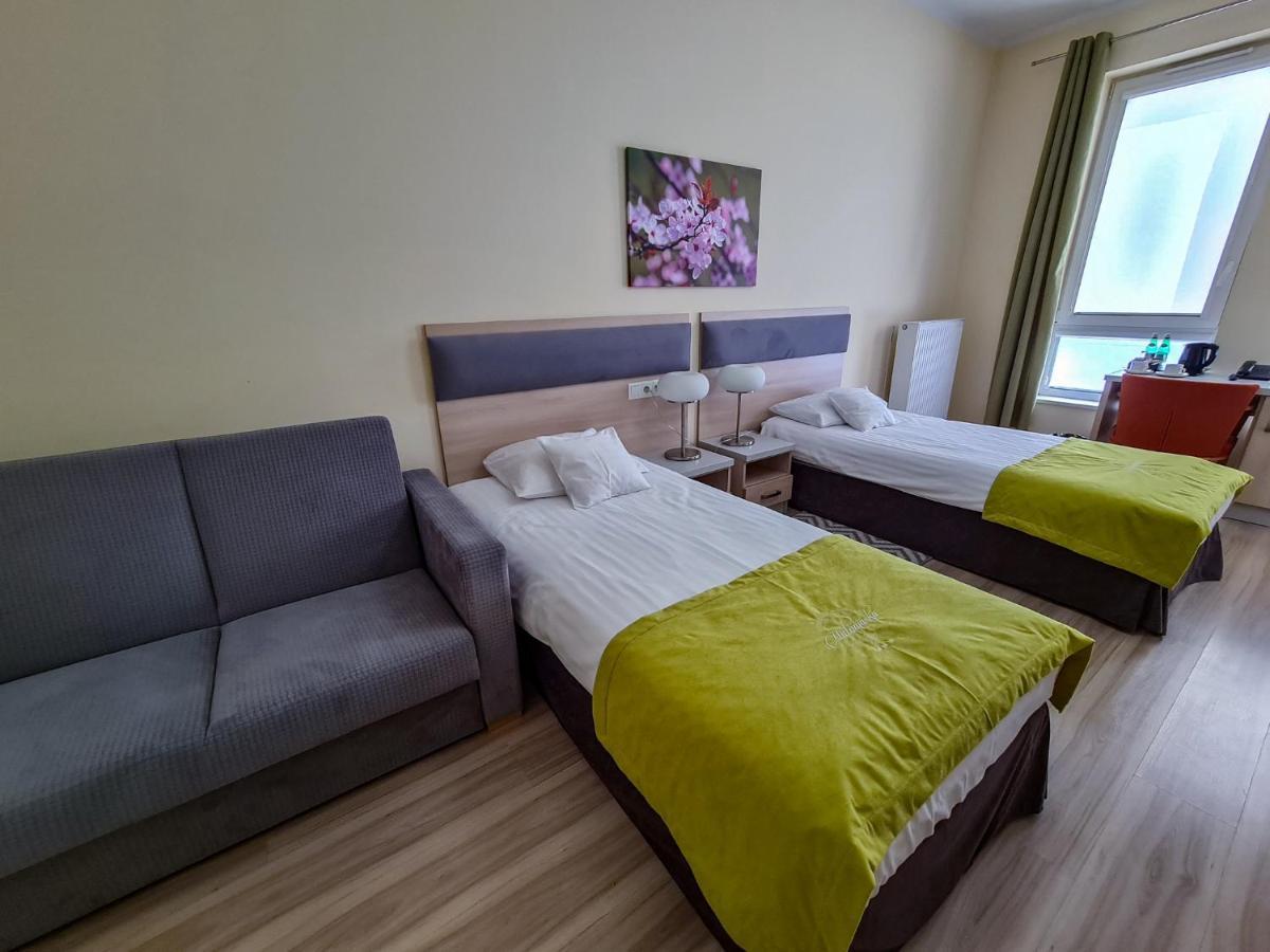 Antoninska Hotel & Apartamenty Лешно Экстерьер фото