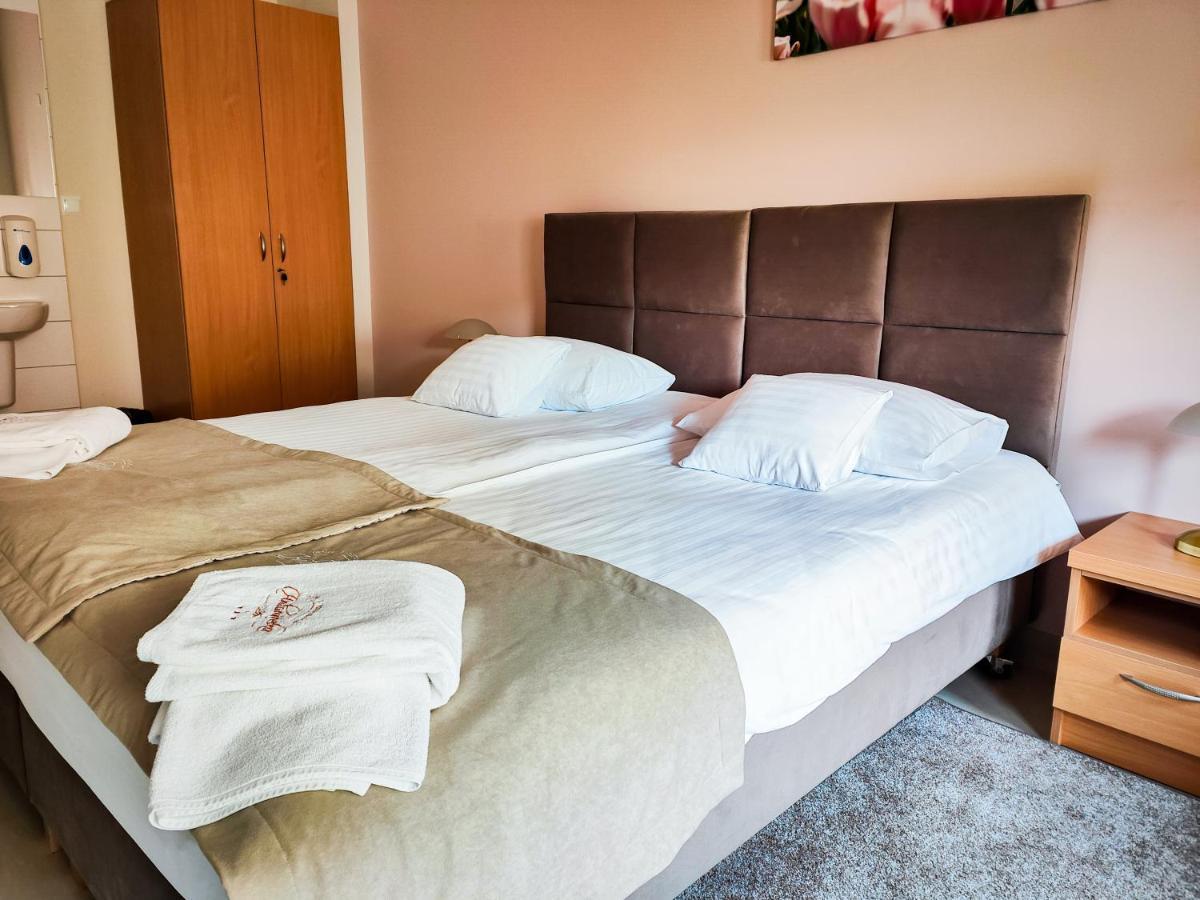 Antoninska Hotel & Apartamenty Лешно Экстерьер фото