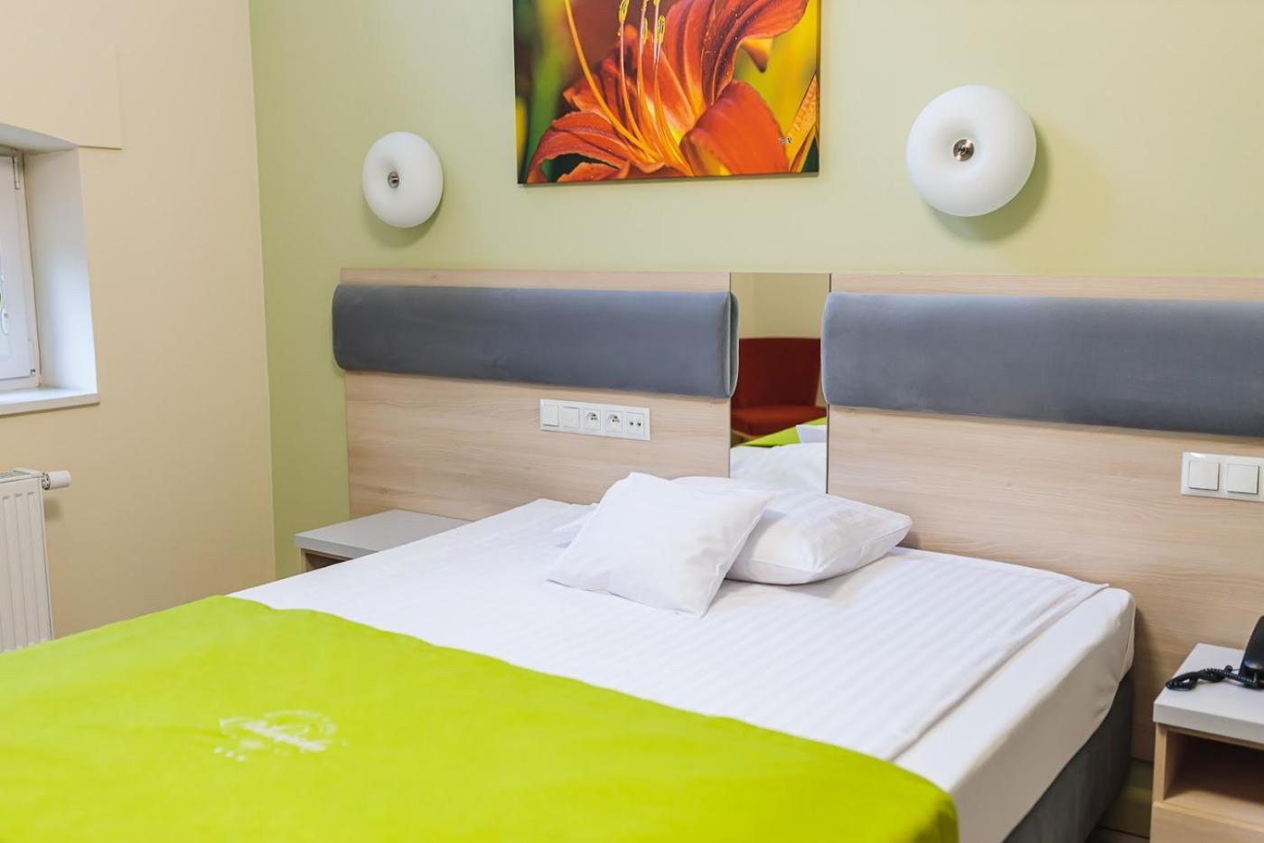 Antoninska Hotel & Apartamenty Лешно Экстерьер фото